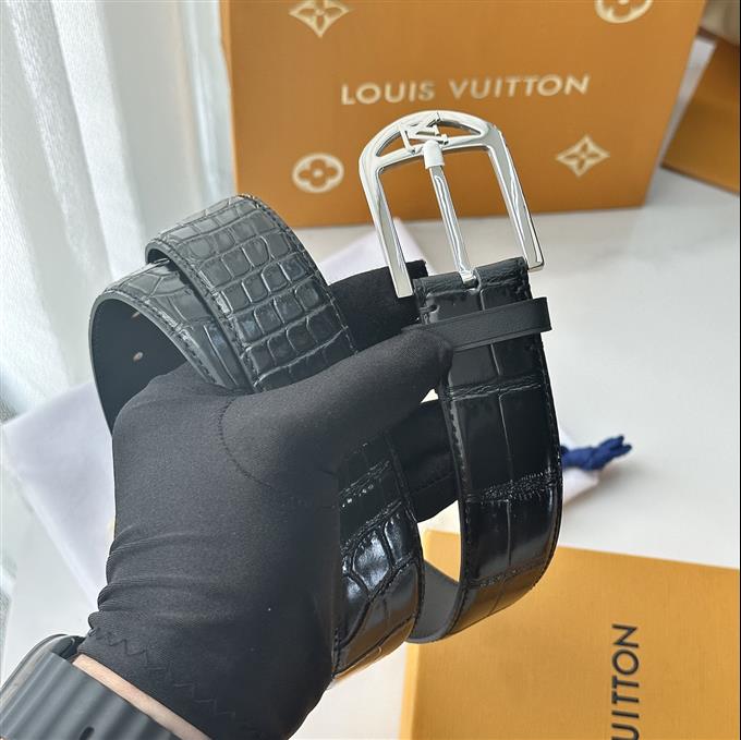 2026818103548233 